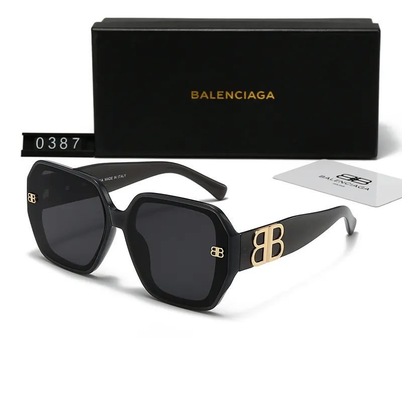 BALENCIAGA